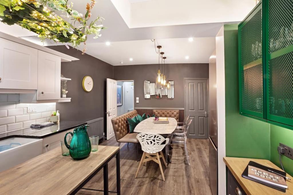 Willa Stunning 4Bed Townhouse By Hic & Trendy Kings Quarter! Harrogate Zewnętrze zdjęcie
